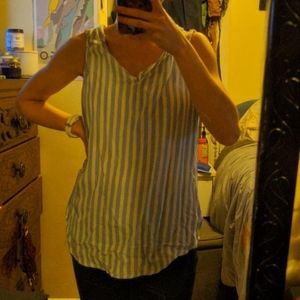 Old navy keyhole tank top